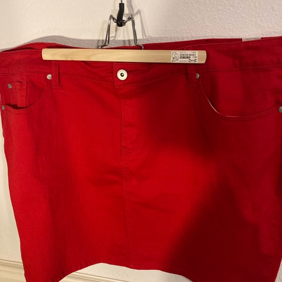 Torrid Plus Sized Red Denim Skirt - Picture 2 of 9